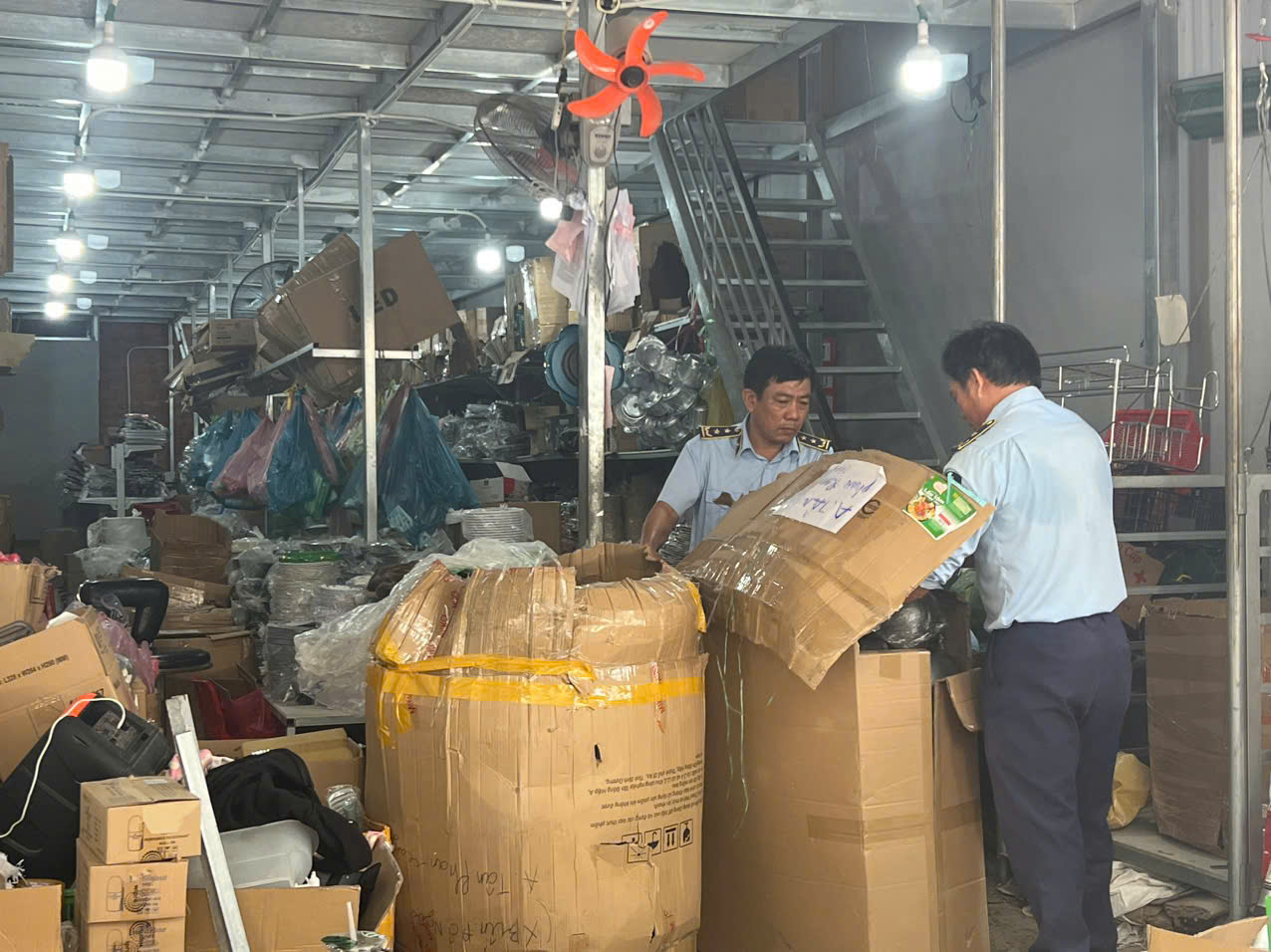 ( một số hình ảnh hoạt động kiểm tra kinh doanh của các Đội)